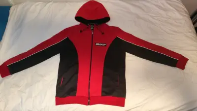 Polerón Errante rojo y negro con capucha - miniatura 1