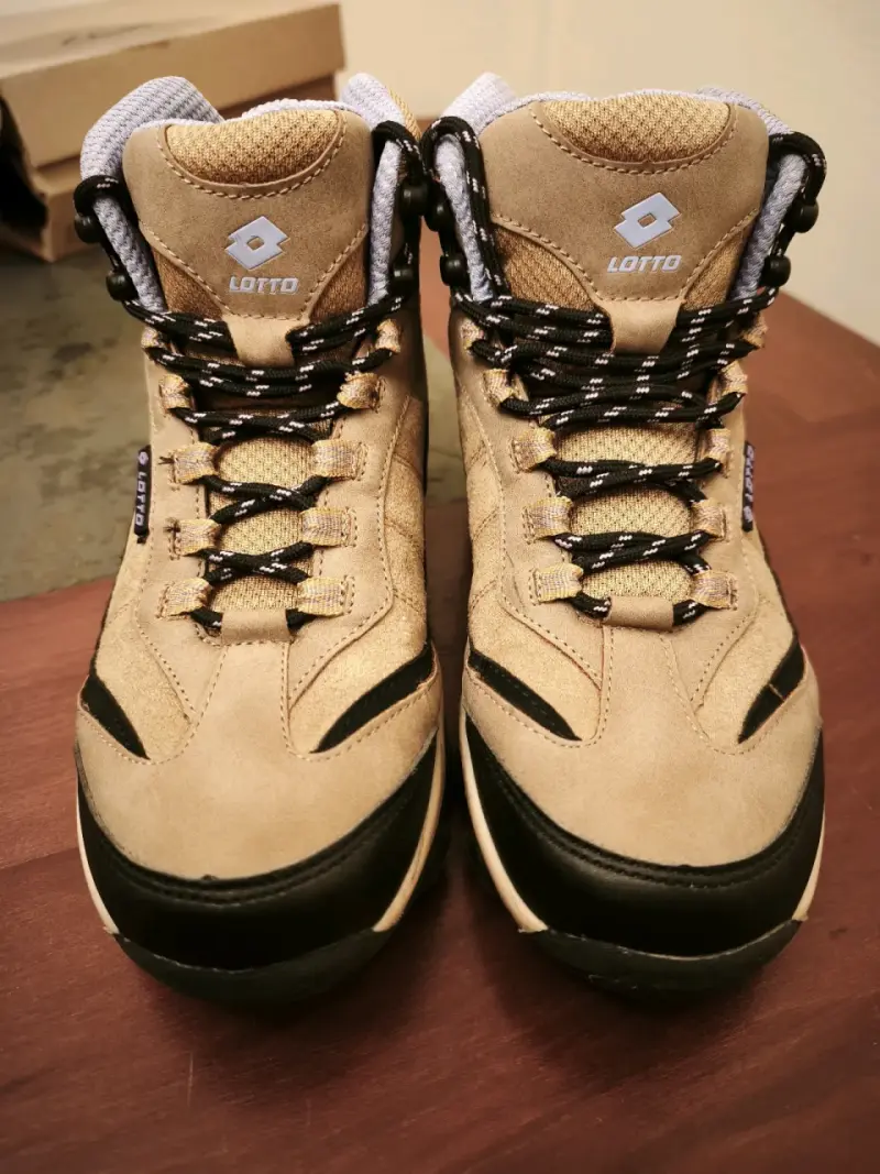 Botas de trekking Lotto beige para mujer - 2