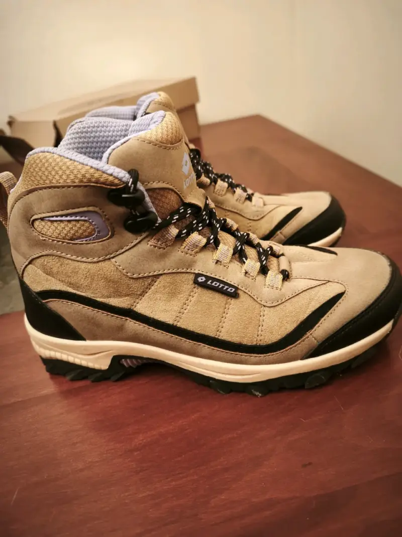 Botas de trekking Lotto beige para mujer - 4
