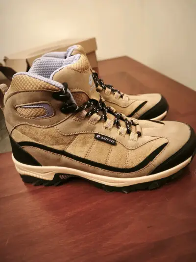 Botas de trekking Lotto beige para mujer - miniatura 4
