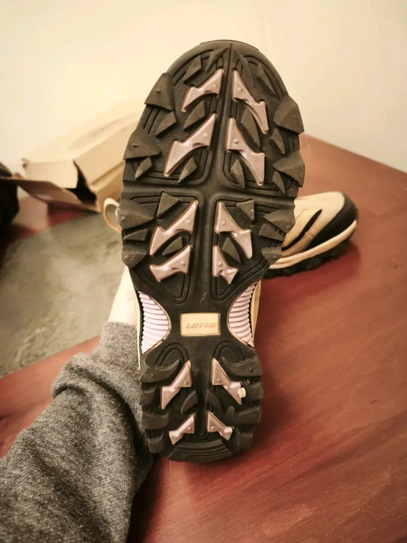 Botas de trekking Lotto beige para mujer - 5