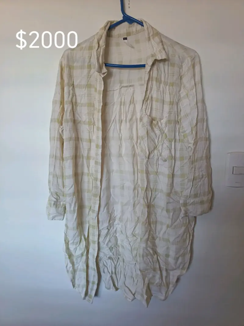 Camisa larga a cuadros beige y blanco