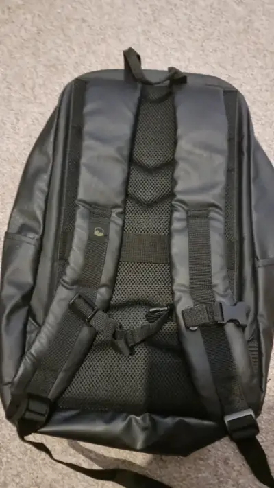 Mochila negra Lhotse resistente e impermeable - miniatura 3