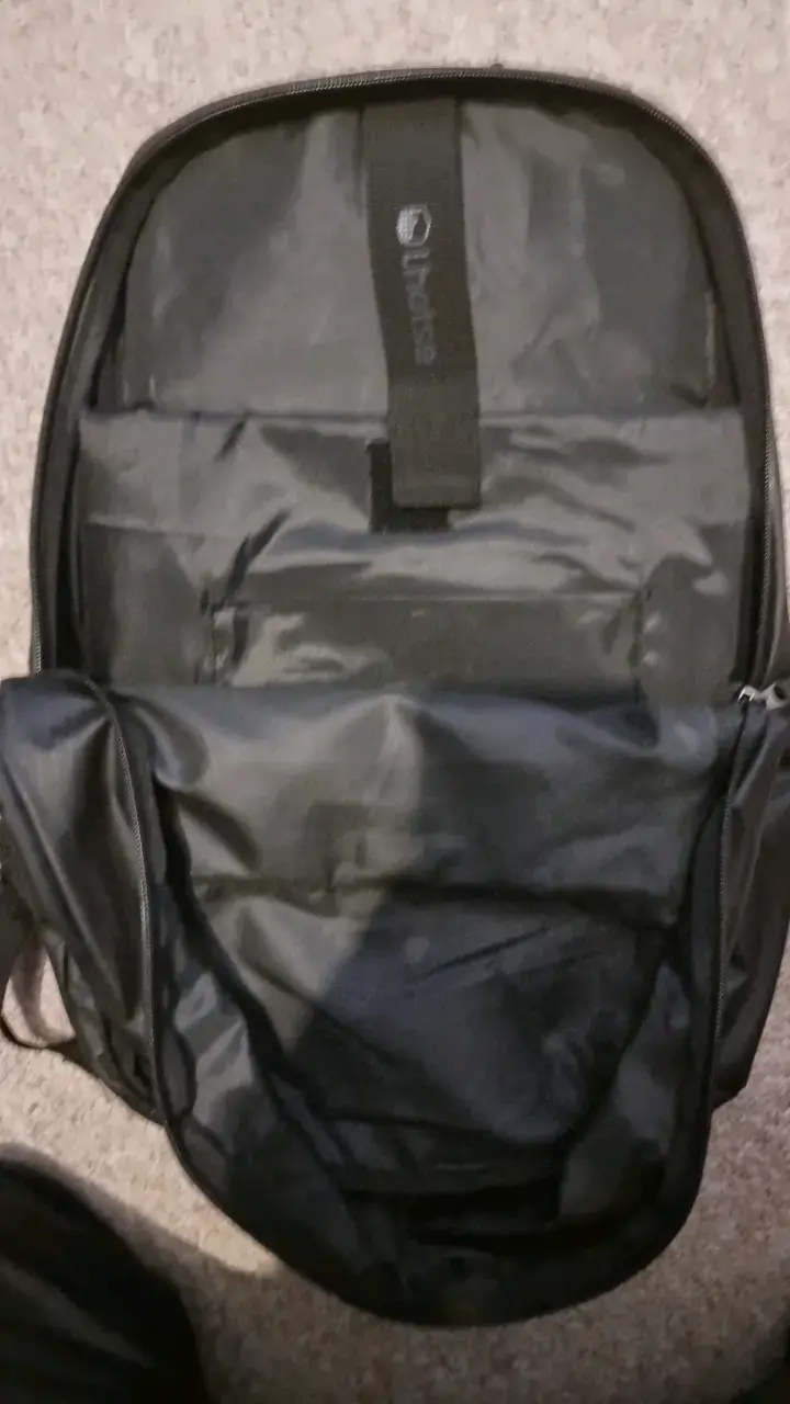 Mochila negra Lhotse resistente e impermeable - 4
