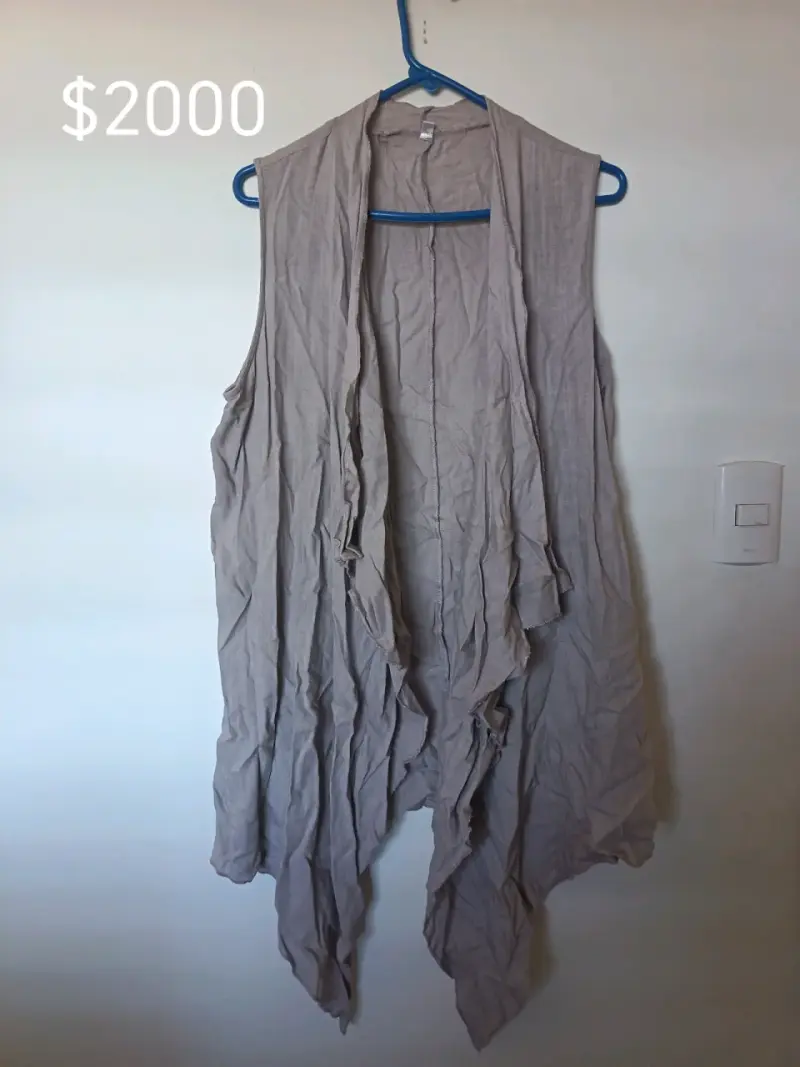 Chaleco sin mangas beige para mujer