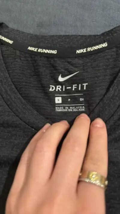 Polera Nike Dri-FIT Running negra - miniatura 4