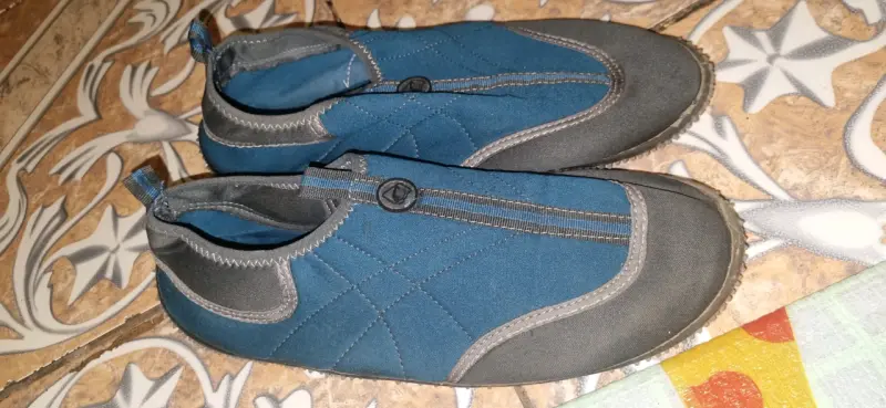 Zapatillas de agua azules para hombre