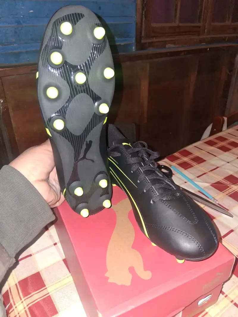 Botines de fútbol Puma negros - 3