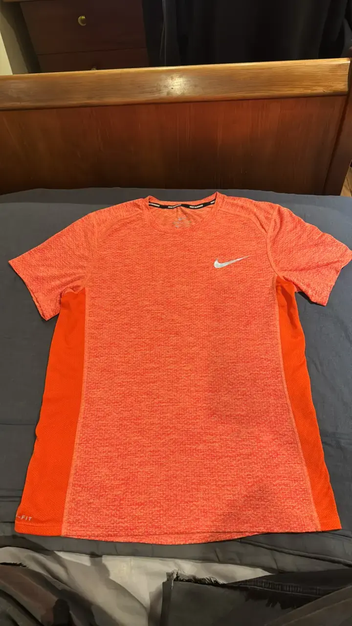 Polera Nike Dri-FIT Running salmón - 2