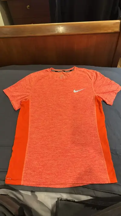 Polera Nike Dri-FIT Running salmón - miniatura 2