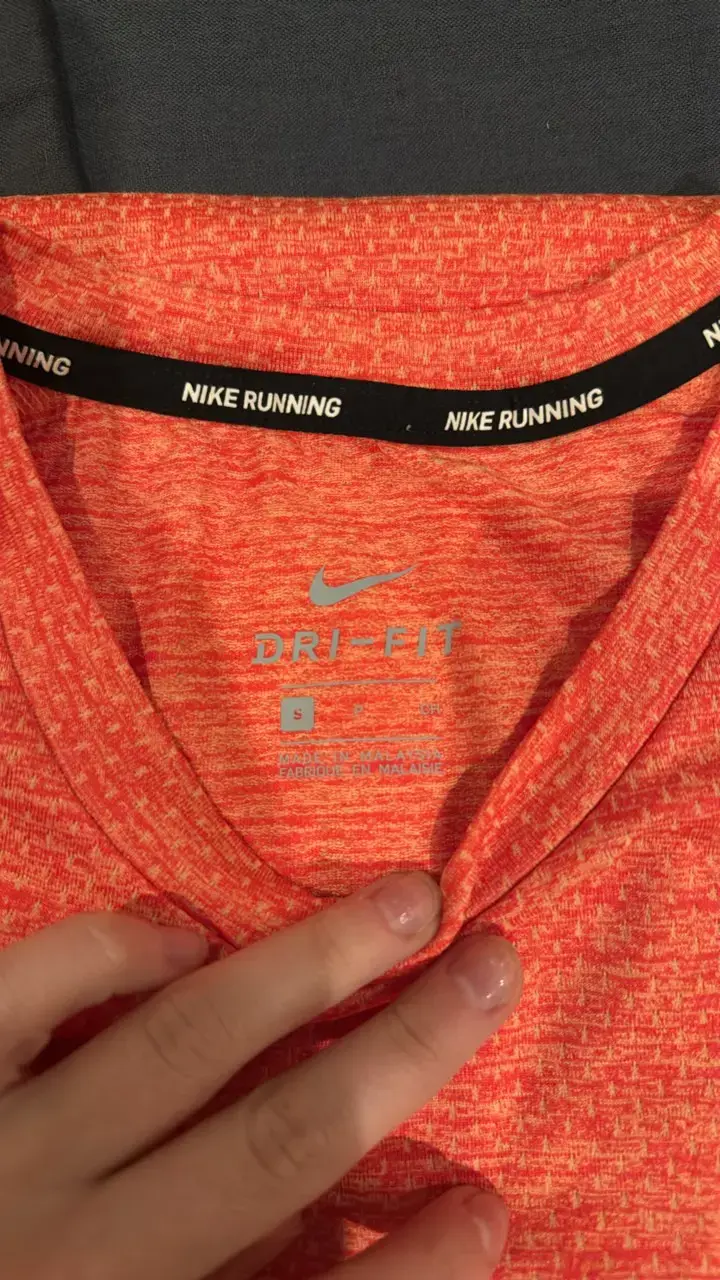 Polera Nike Dri-FIT Running salmón - 4