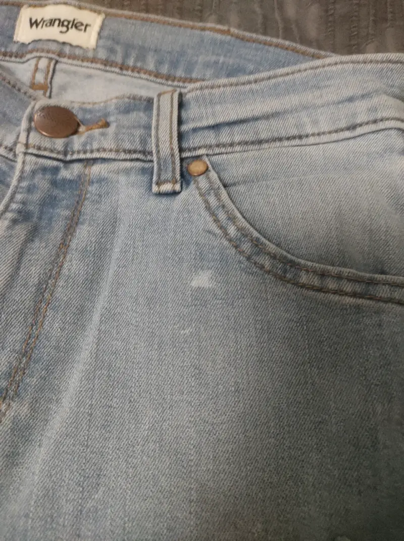 Jeans Wrangler celestes desgastados - 3