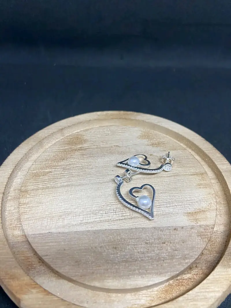 Pendientes de plata con perlas en forma de corazón