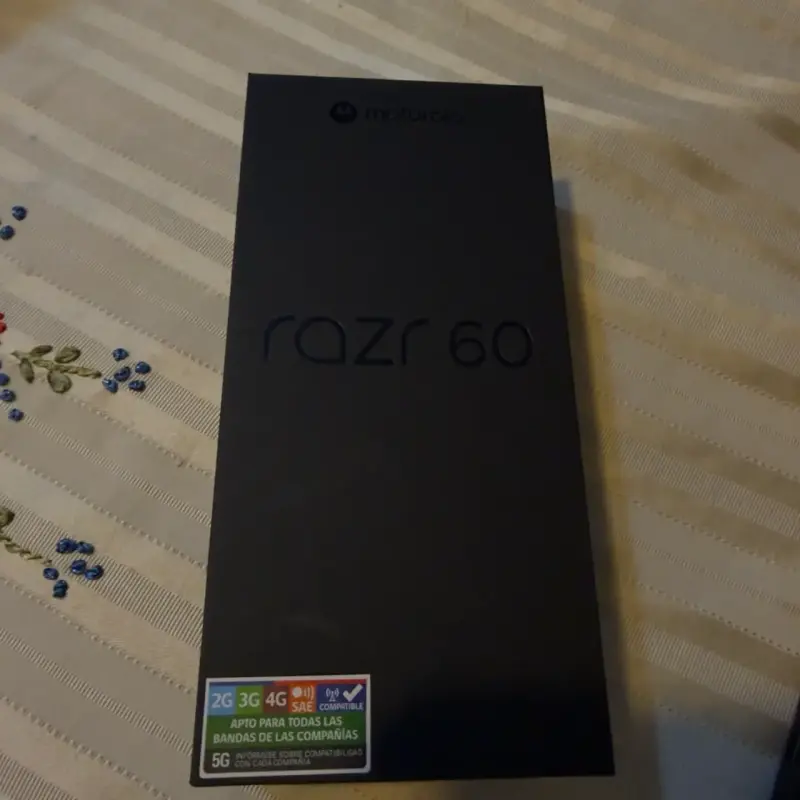 Smartphone Motorola Razr 60 nuevo - 1