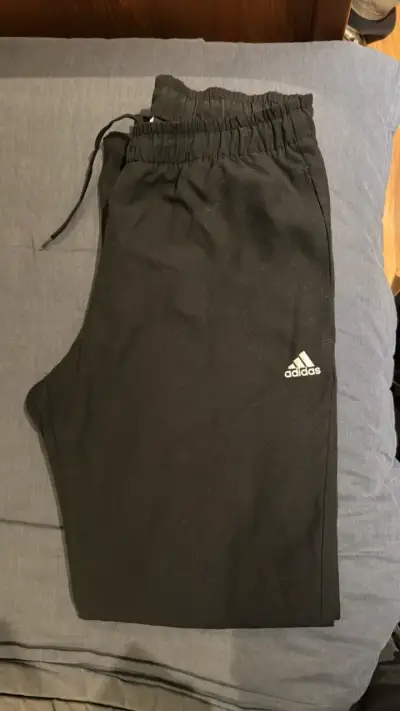 Buzo/pantalones  deportivos Adidas negros - miniatura 1