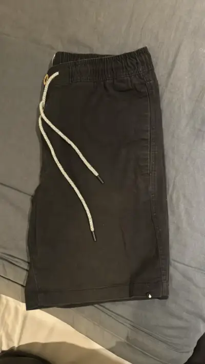 Shorts negros casuales marca Volcom - miniatura 2