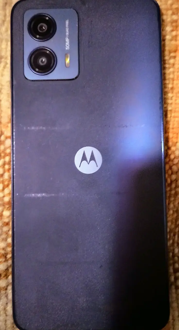 Smartphone con pantalla de inicio en español - 2