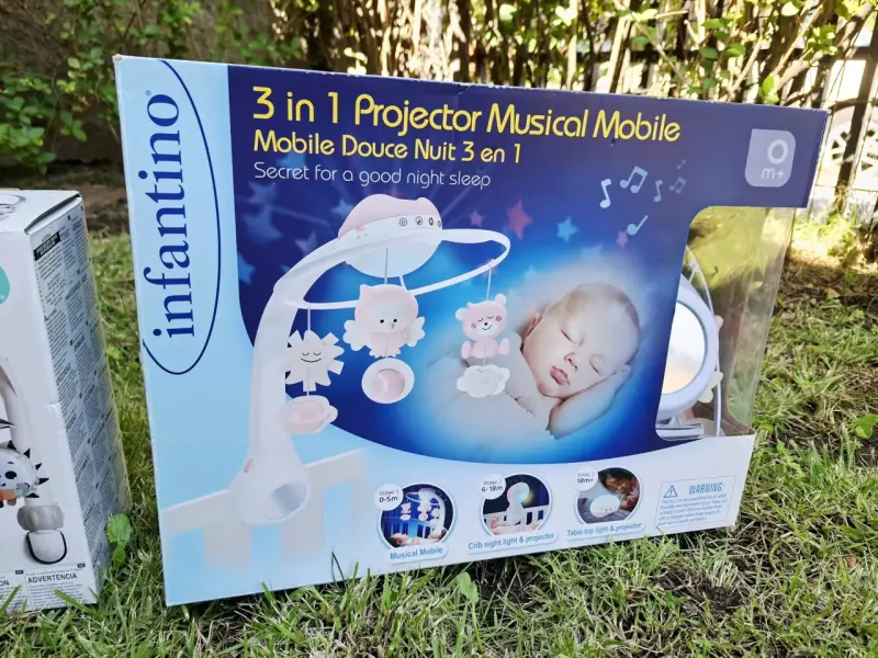 Móvil musical proyector 3 en 1 Infantino