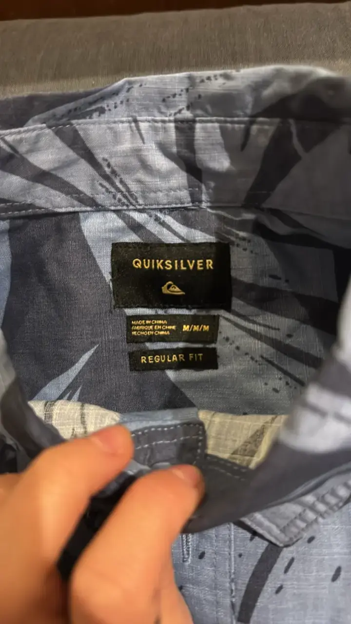Camisa hawaiana estampada hojas marca quiksilver - 2