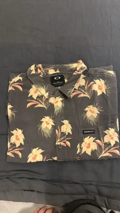 Camisa floral Oakley gris para hombre - miniatura 1