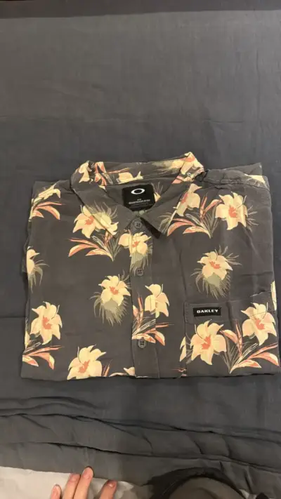 Camisa floral Oakley gris para hombre - miniatura 4