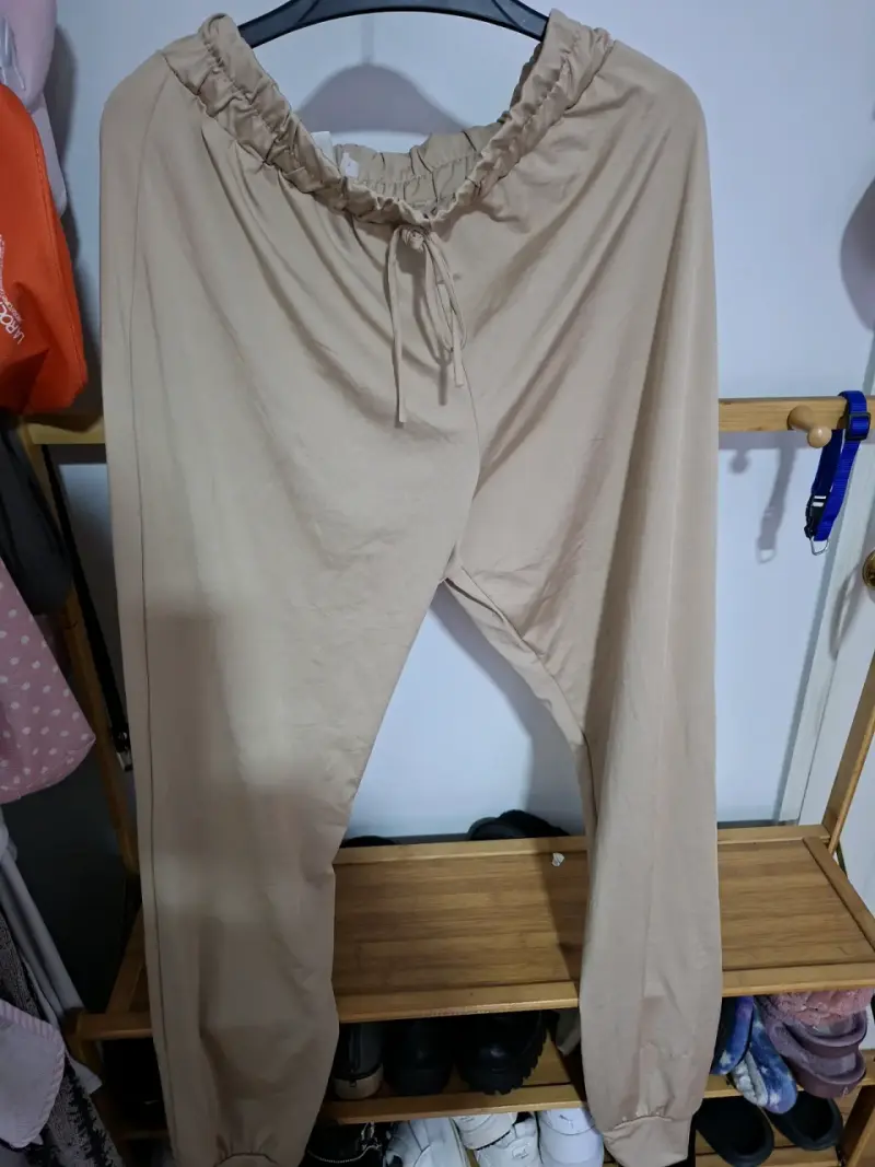 Pantalones beige con cintura elástica - 2