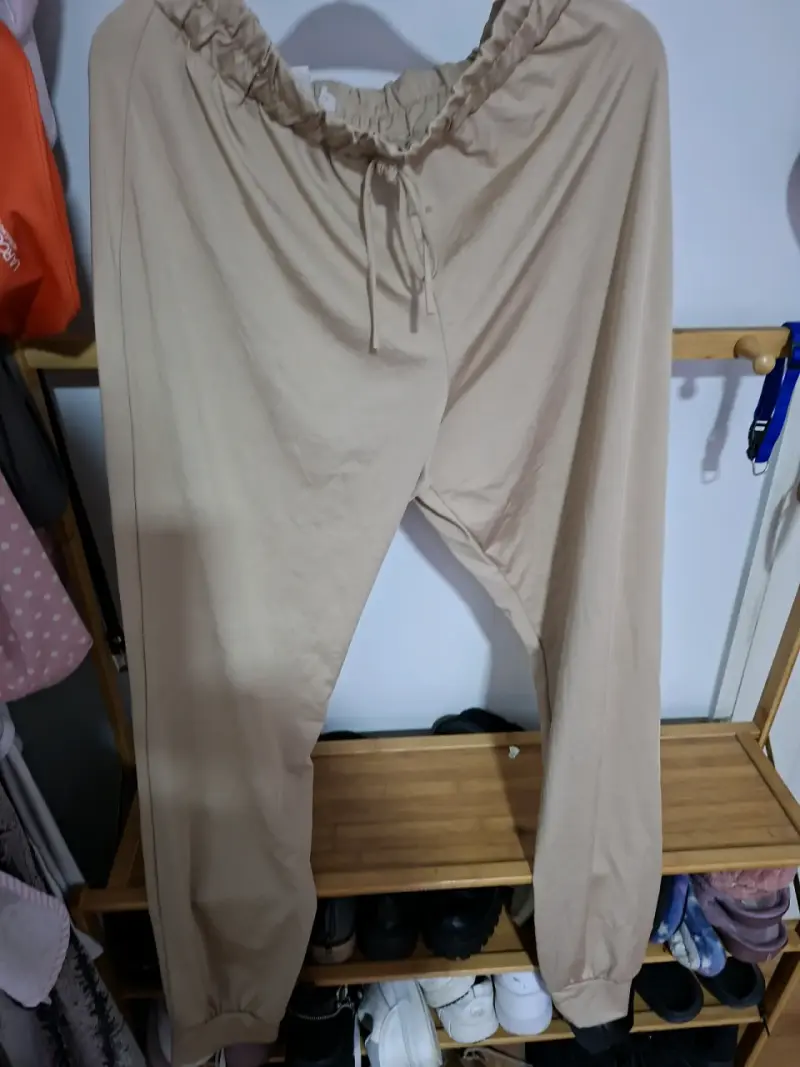 Pantalones beige con cintura elástica - 3