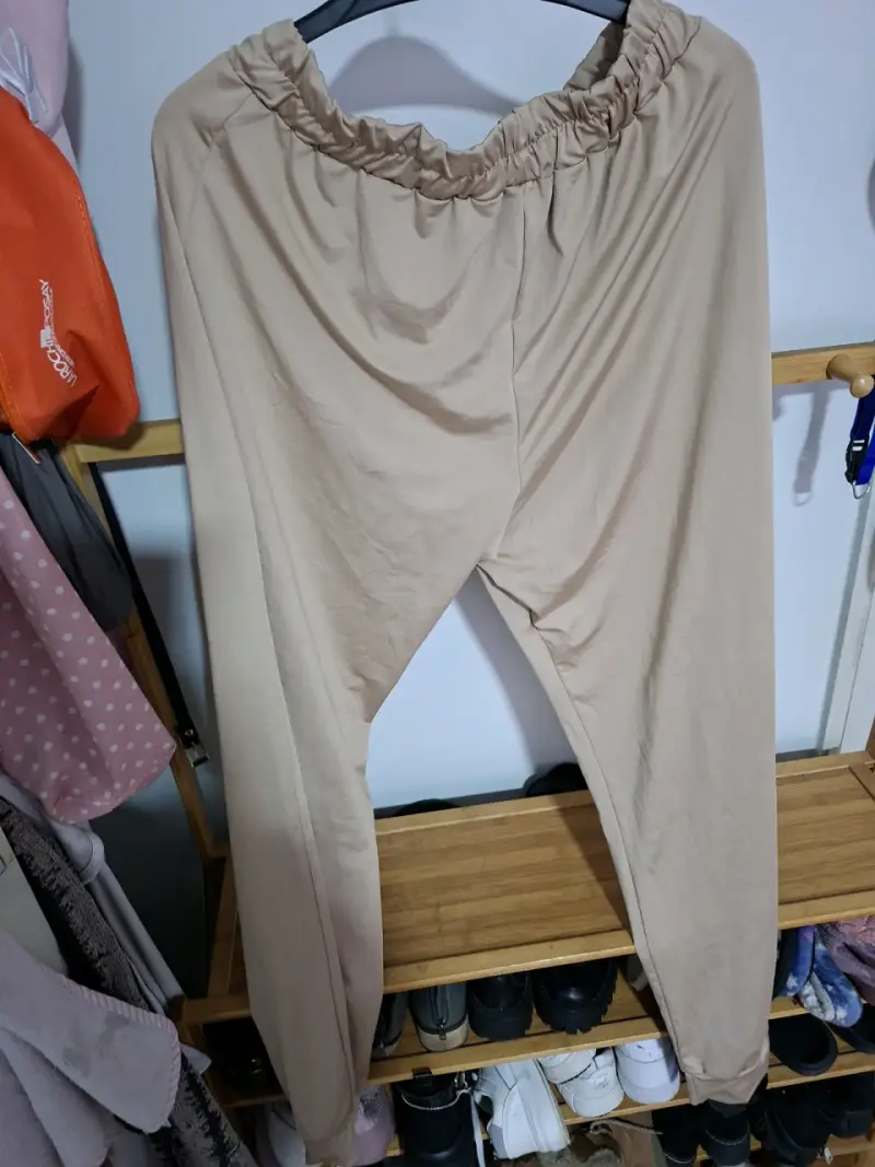 Pantalones beige con cintura elástica - 4