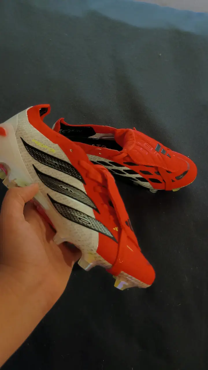 Botines de fútbol Adidas Predator rojos - 1