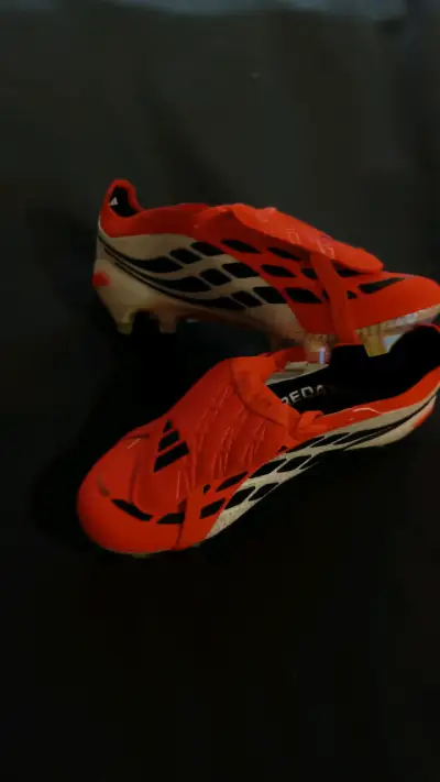 Botines de fútbol Adidas Predator rojos - miniatura 3