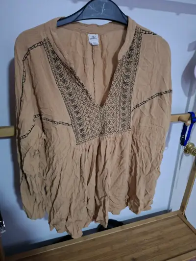 Blusa bohemia marrón con bordados O'Neill - miniatura 3