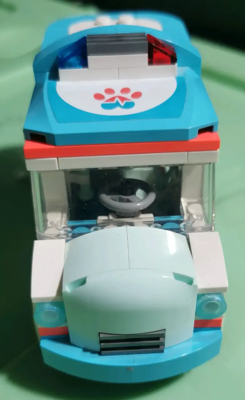 Camión de juguete LEGO ambulancia veterinaria - 3