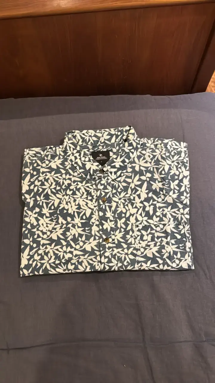 Camisa estampada de hojas hombre marca rip curl - 1