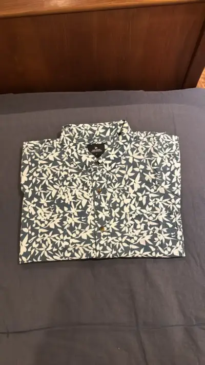 Camisa estampada de hojas hombre marca rip curl - miniatura 1