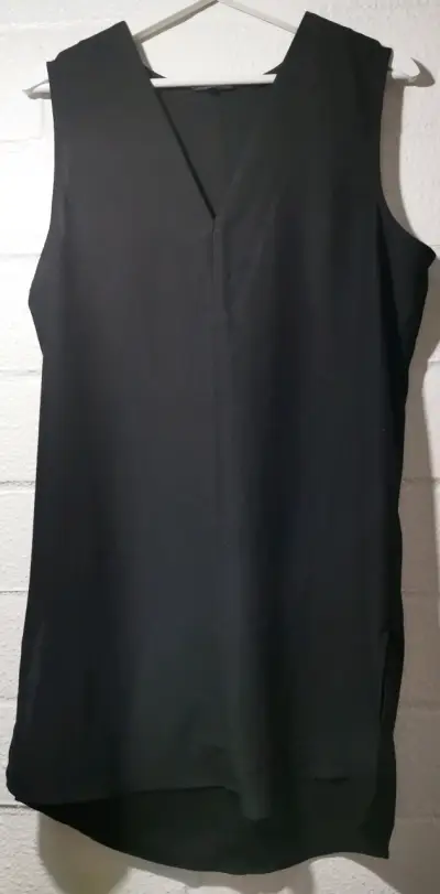 Vestido negro sin mangas elegante - miniatura 1