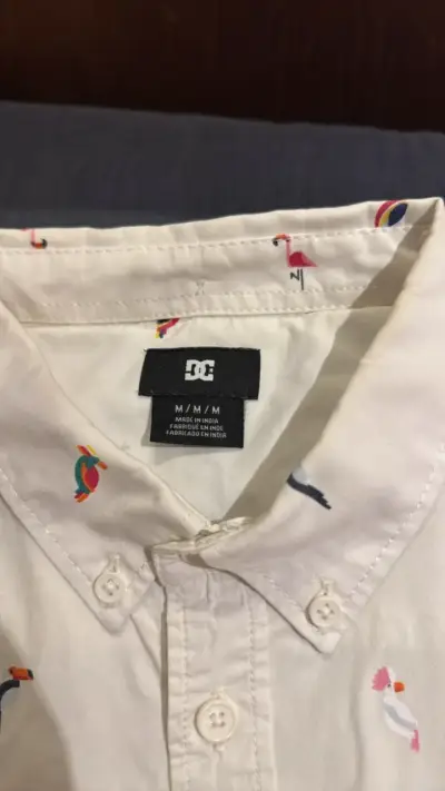 Camisa blanca DC estampada de pájaros para hombre - miniatura 3