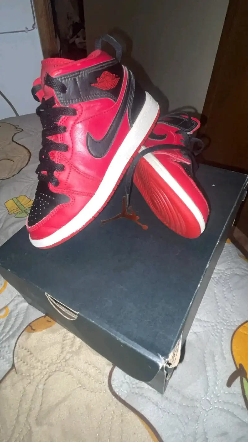 Zapatillas Air Jordan blancas y rosadas - 3