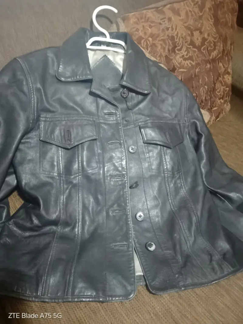 Chaqueta de cuero negra para mujer - 1