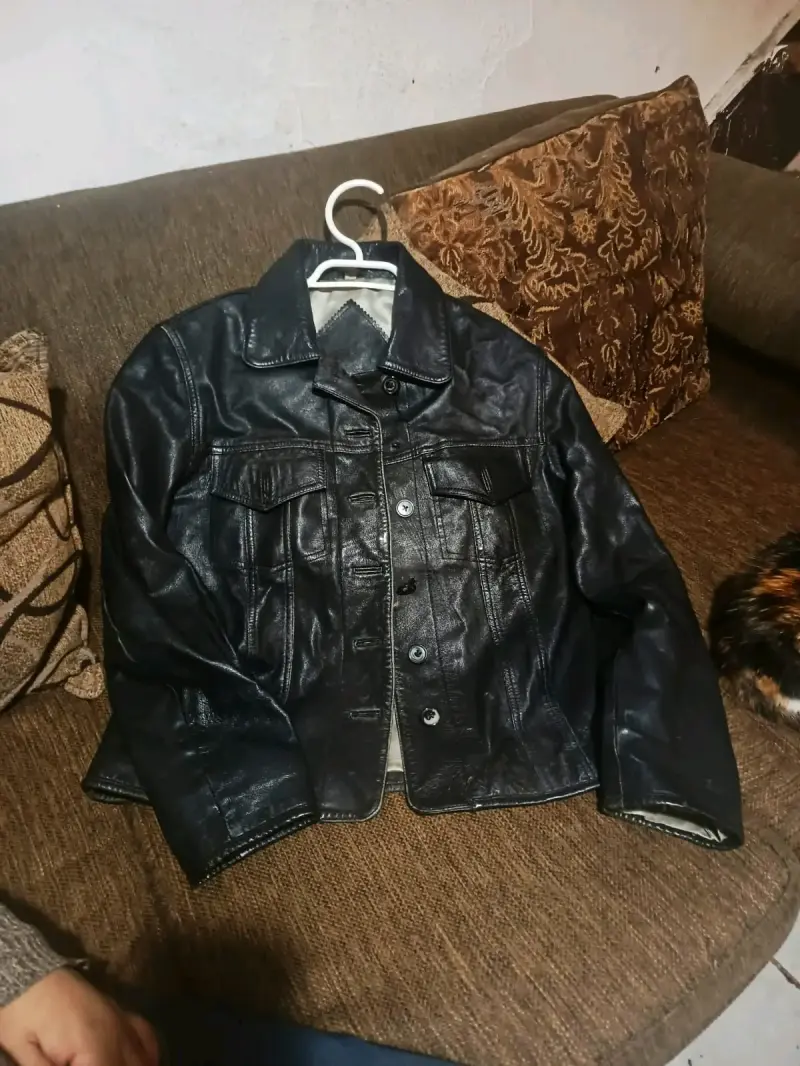 Chaqueta de cuero negra para mujer - 2