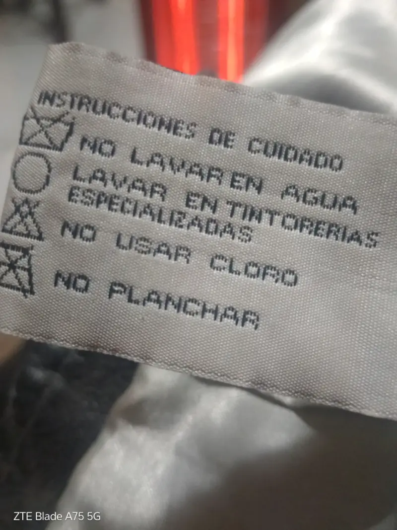 Chaqueta de cuero negra para mujer - 4