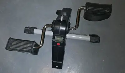 Pedalera estática con pantalla LCD - miniatura 2