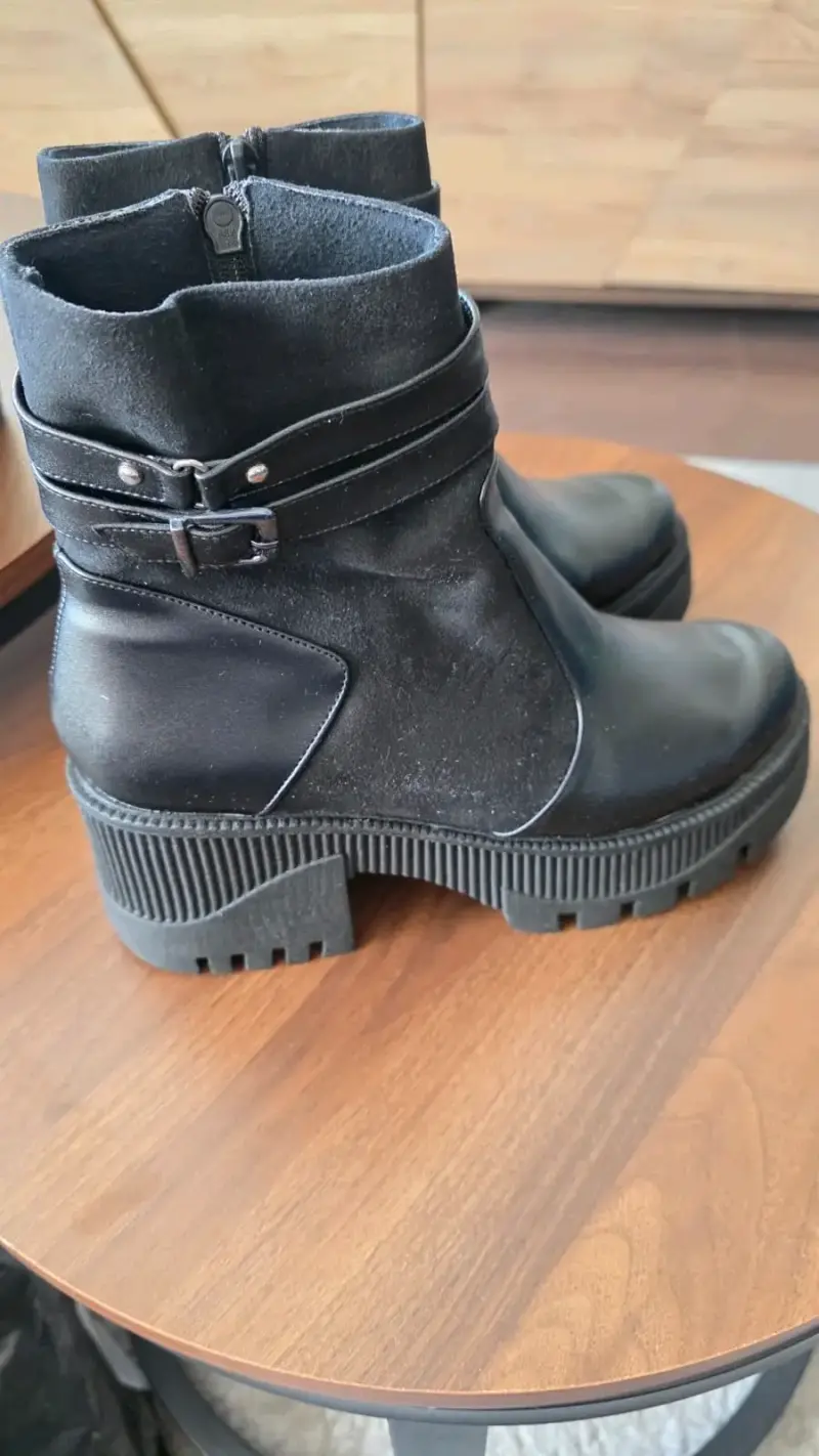Botines negros de cuero con hebilla - 2