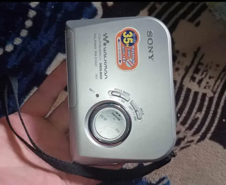 Walkman Sony WM-EX422 con Mega Bass con detalle - 1