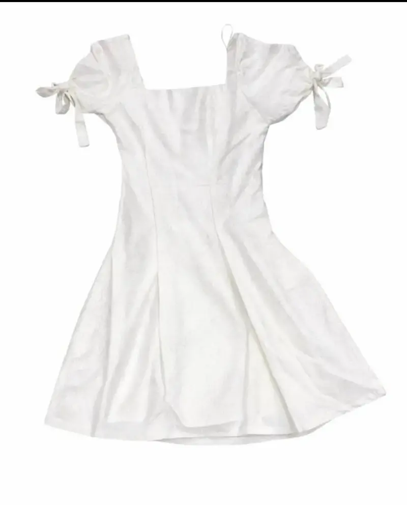Vestido blanco con mangas abullonadas - 2