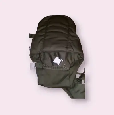 Mochila portabebé ergonómica verde - miniatura 1