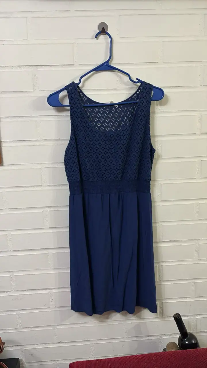 Vestido azul sin mangas con encaje - 1