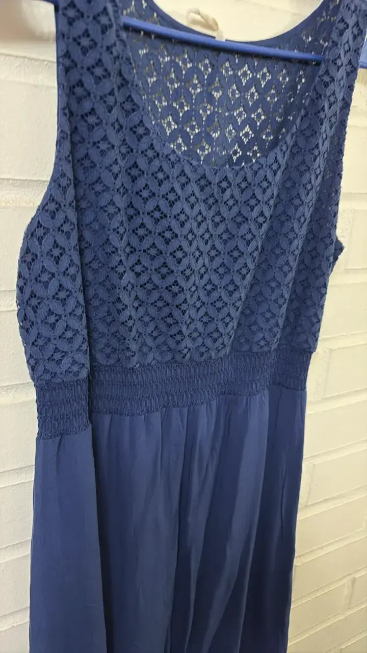 Vestido azul sin mangas con encaje - 2