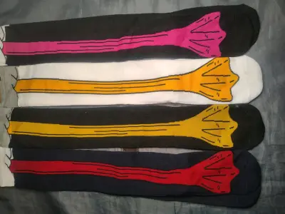 Calcetines divertidos con diseño de pata de pato - miniatura 1