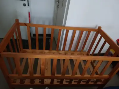 Cuna de madera - miniatura 2
