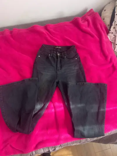 Jeans negros mujer menina en buen estado - miniatura 4